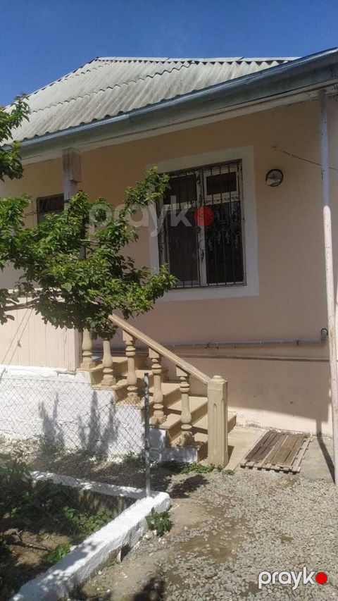 Satılır 4 otaqlı həyət evi/bağ evi 100 m² — Bakı