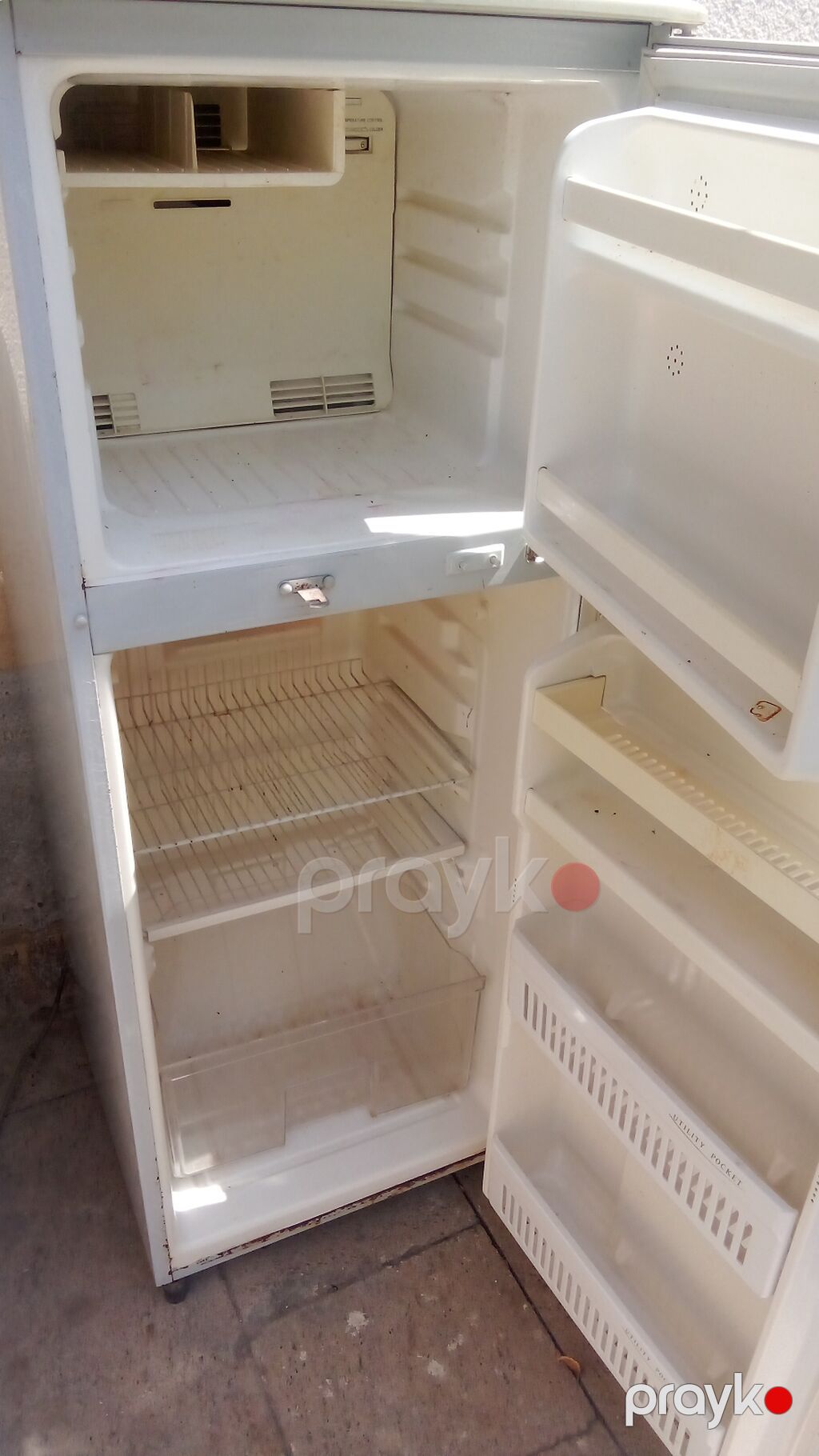 İki qapılı soyuducu - Üst kamera: dondurucu bölmə - Alt kamera: geniş — Soyuducular, Bakı (2)