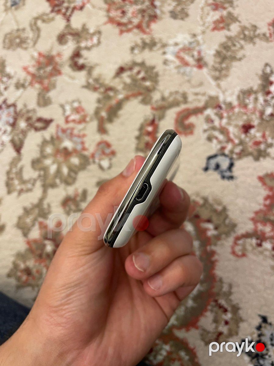 Blackberry 9720 White — Smartfonlar, Bakı (4)