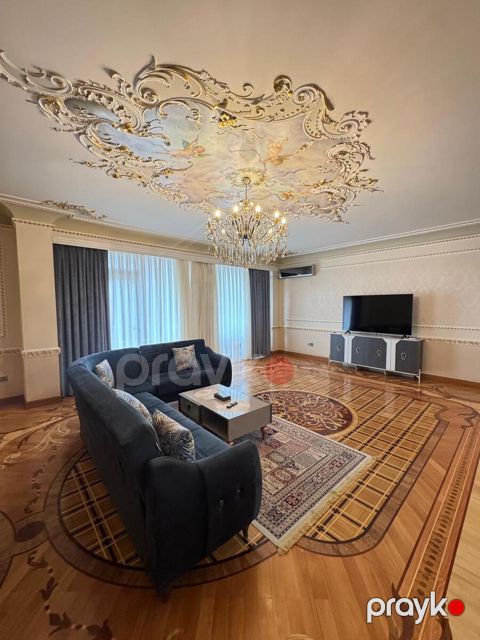 Satılır 4 otaqlı yeni tikili 250 m² — Bakı