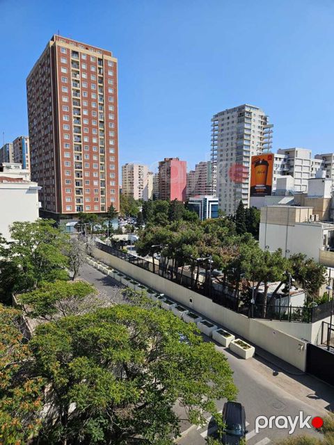 Satılır 2 otaqlı köhnə tikili 40 m² — Bakı