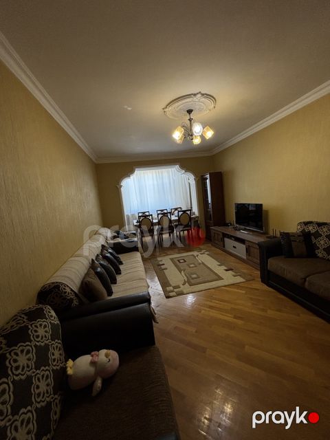 Satılır 3 otaqlı köhnə tikili 75 m² — Bakı