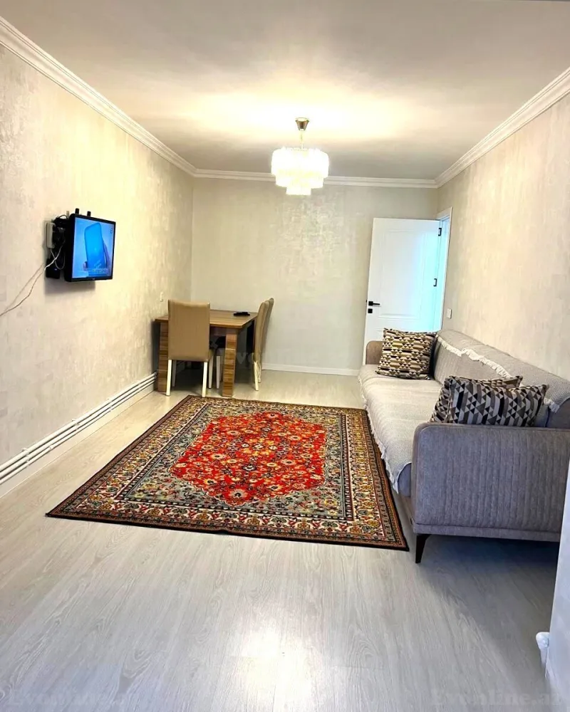 Satılır 3 otaqlı Mənzil Köhnə tikili 70 m² Bakı, Nizami r., Xalqlar Dostluğu m., 8-ci kilometr — Bakı