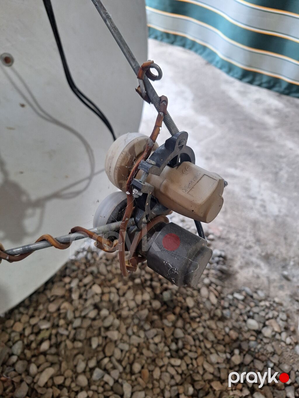 Peyk anten sistemi - Diametri təxminən 90–100 sm olan metal peyk — Antenalar, Gəncə (2)
