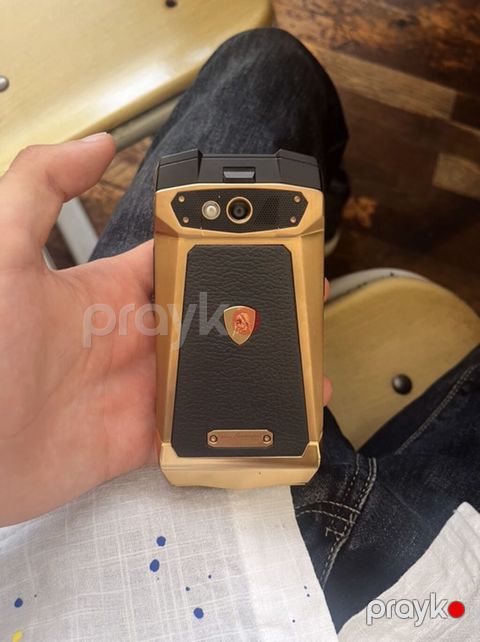 Tonino Lamborghini Antares Android smartfon ötən illərdə istehsal — Mehdiabad