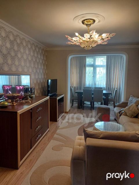 Satılır 3 otaqlı köhnə tikili 75 m² — Bakı