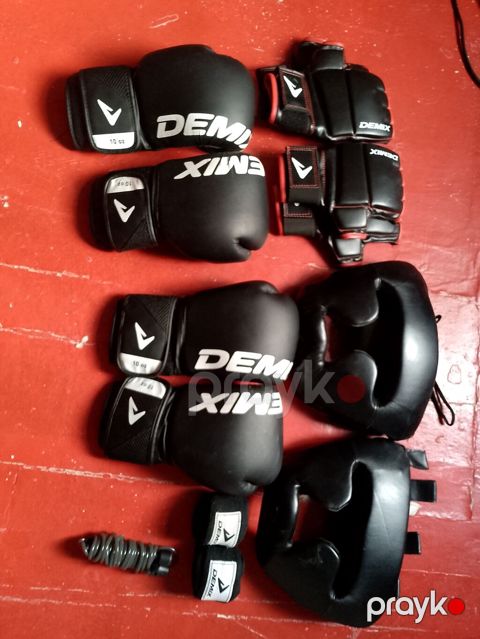 Boks və MMA üçün tam dəst – Demix brendi Dəstdə olanlar: - 2 cüt — Digah