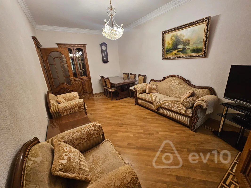 3 otaqlı mənzil, 130 m², Azadlıq pr — kirayə — Bakı
