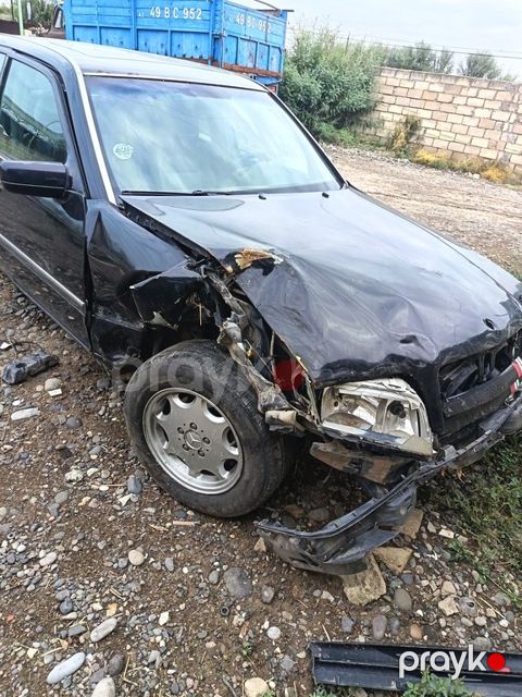 Mercedes C 220, 2.2 L, 1995 il, 484 543 km — Saatlı