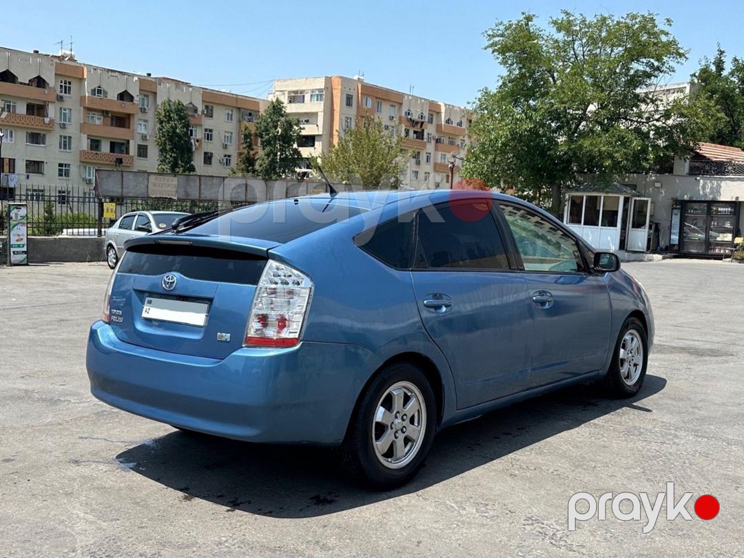 Toyota Prius icarəsi — Avtomobil icarəsi, Bakı (3)
