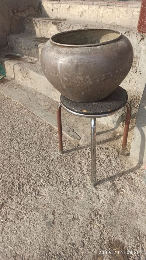 Məhsul: Böyük metal qazanın (mis/alay tipli) qapaxsız qab 20 litir — Emin
