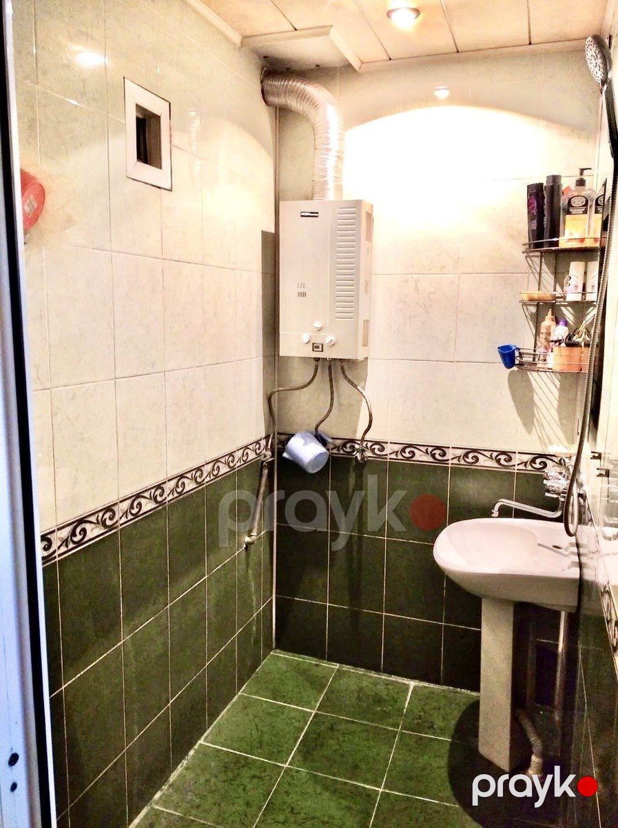 Satılır 2 otaqlı köhnə tikili 55 m² — Mənzil, Bakı (12)
