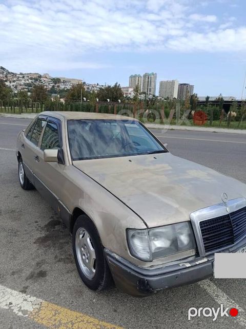 Mercedes E 220, 2.2 L, 1993 il, 350 000 km — Bakı