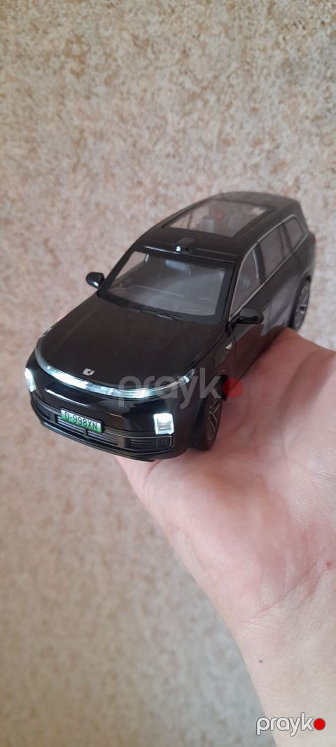Li Auto L9 maket avtomobil (1:32 miqyaslı die-cast model) - Korpus