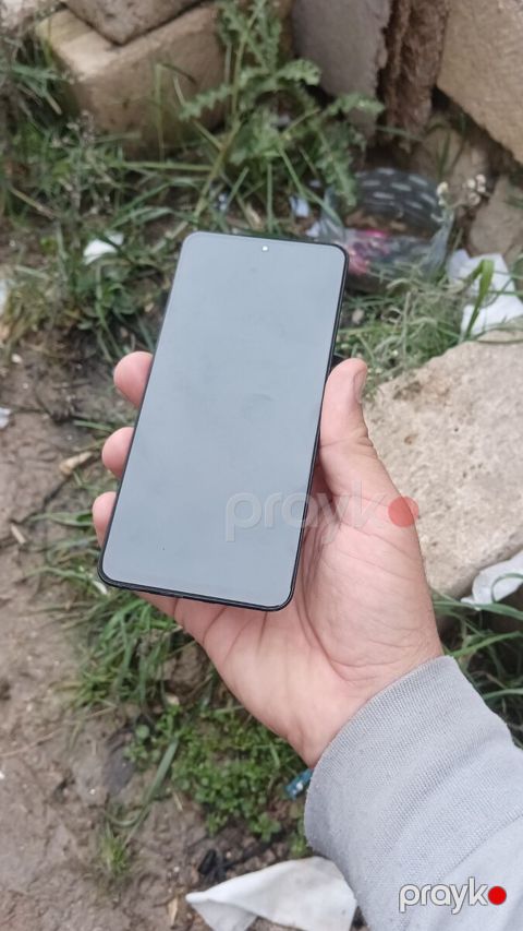 Xiaomi Redmi Note 12 ekranı — Bakı