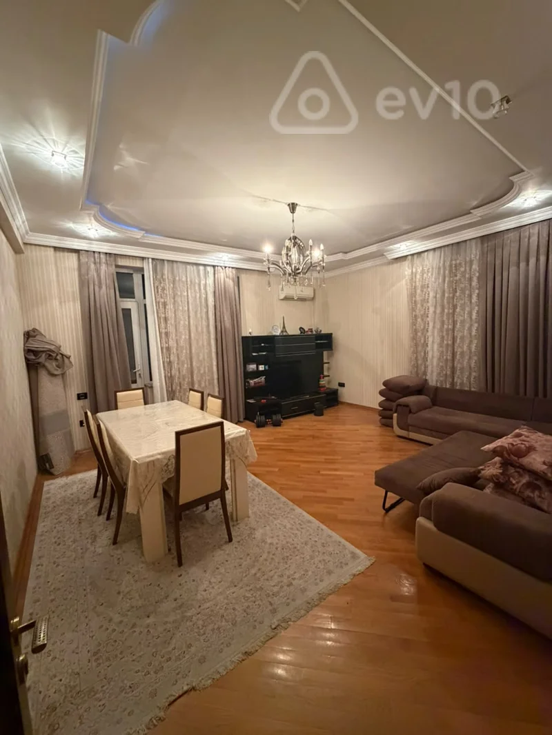 3 otaqlı mənzil, 100 m², S.S Axundov 20c — kirayə — Bakı