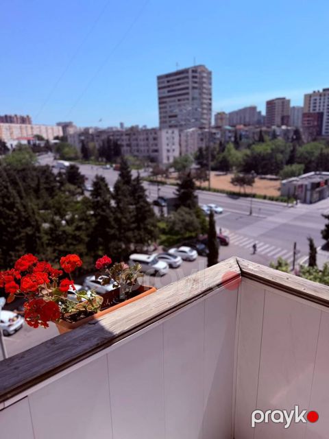 Satılır 2 otaqlı köhnə tikili 56 m² — Bakı