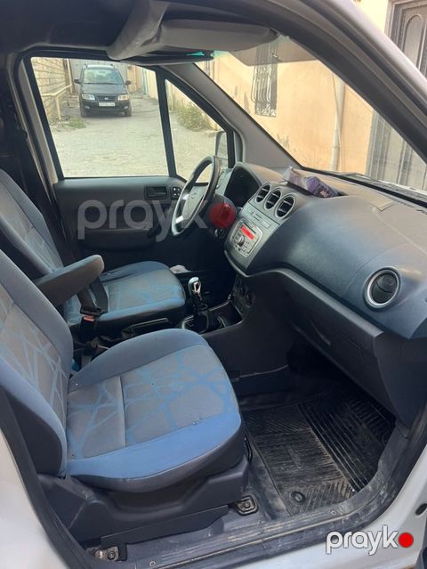 Ford Tourneo Connect: 1.7 l 2009 il 331000 km Van body type — Digah