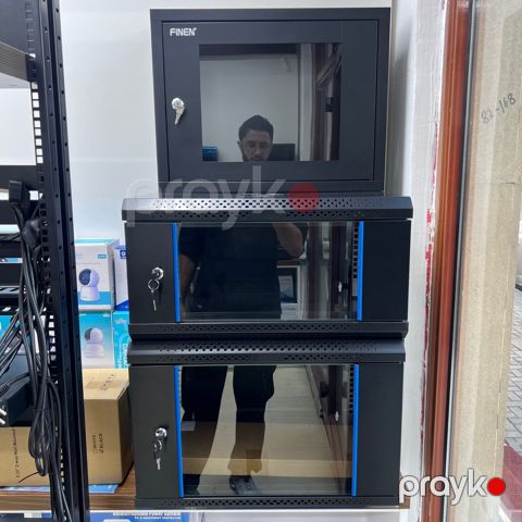 Fınen server rəfi — Bakı