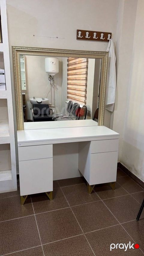 Salon guzgusu 150 azn Bine Savxoz lale 2 kod 321 — Bakı