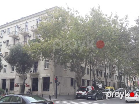 İcarəyə verilir 2 otaqlı köhnə tikili 90 m² — Bakı