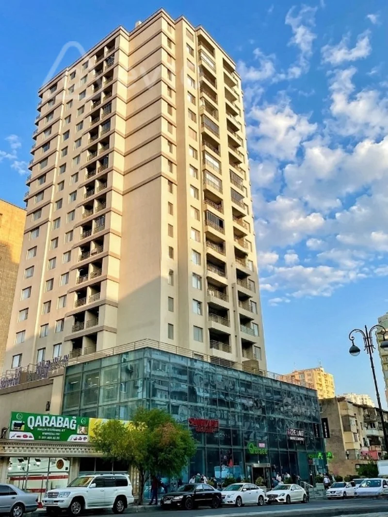 3 otaqlı mənzil, 108 m², Insaatcilar metro — Bakı