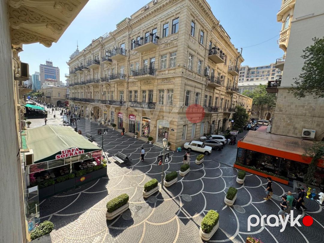 Satılır 2 otaqlı köhnə tikili 72 m² — Mənzil, Bakı (12)