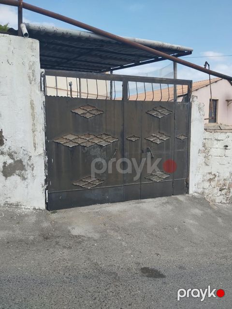 Darvaza 320/260sm 400azn 20ci sahe 4378 leli — Bakı