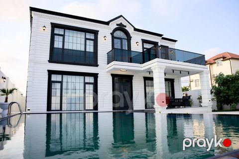 Satılır 7 otaqlı həyət evi/bağ evi 500 m² — Bakı
