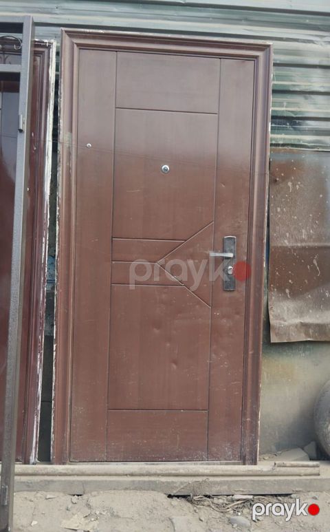 Seyf qapi 200/90sm 135azn Dernegul 9686 leli — Bakı
