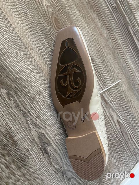 Ayaqqabı satılır — Bakı