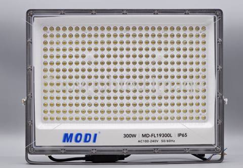 LED projektor Modi FL19300L — Lighting