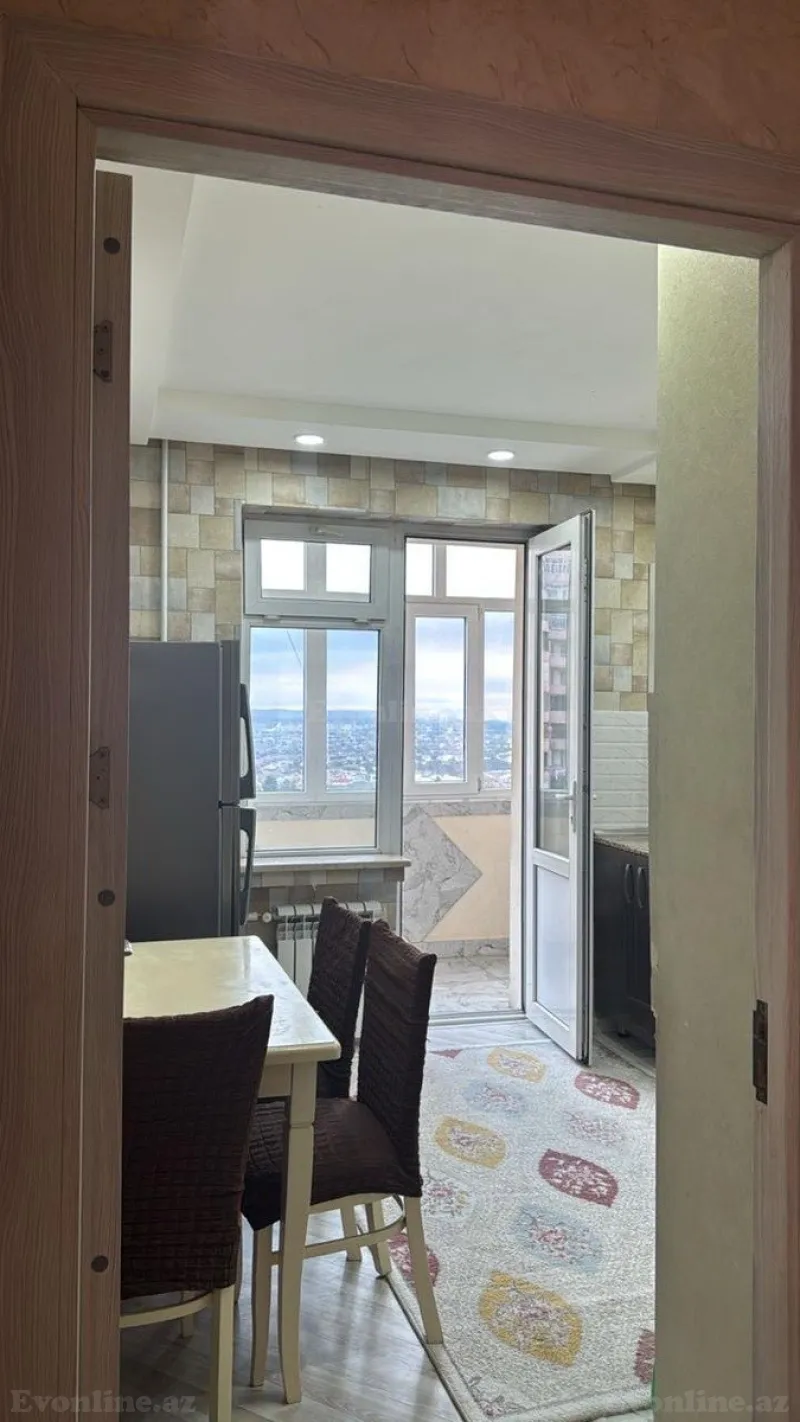 Kirayə verilir 3 otaqlı Mənzil Köhnə tikili 80 m² Bakı, Xətai r., Əhmədli m — Bakı