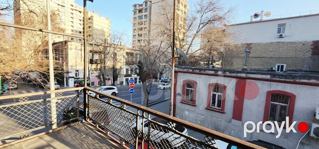 Satılır 2 otaqlı köhnə tikili 67 m² — Mənzil, Bakı (3)