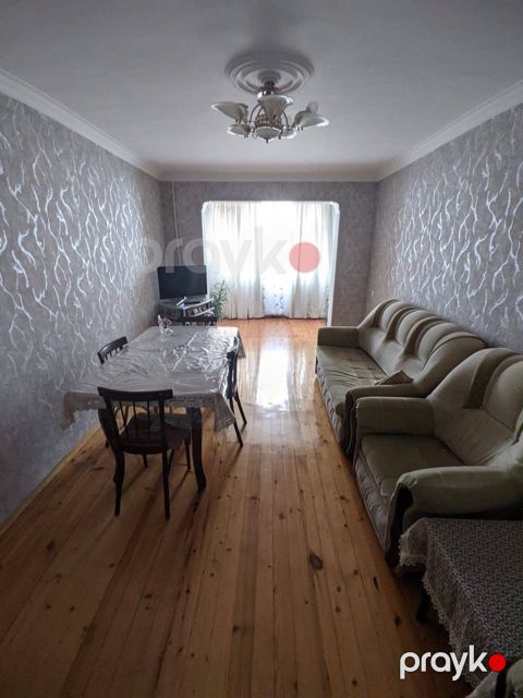 Satılır 4 otaqlı köhnə tikili 100 m² — Bakı