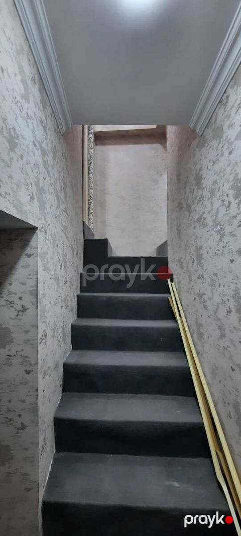 Satılır 4 otaqlı köhnə tikili 42 m² — Bakı