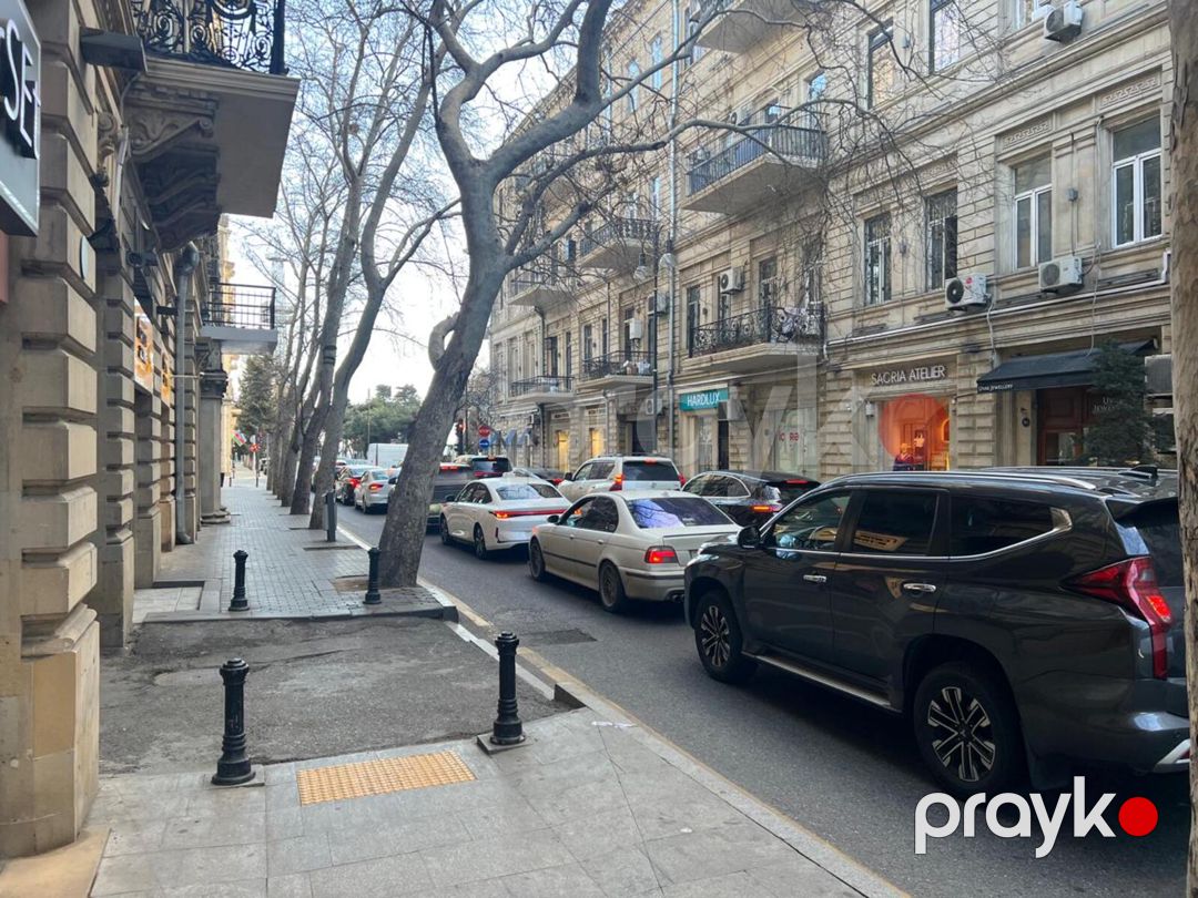 Satılır 10 otaqlı köhnə tikili 390 m² — Mənzil, Bakı (7)