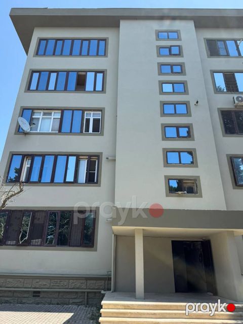 Satılır 4 otaqlı köhnə tikili 81.7 m² — Bakı