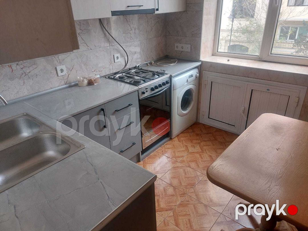 İcarəyə verilir 2 otaqlı köhnə tikili 90 m² — Mənzil, Bakı (11)