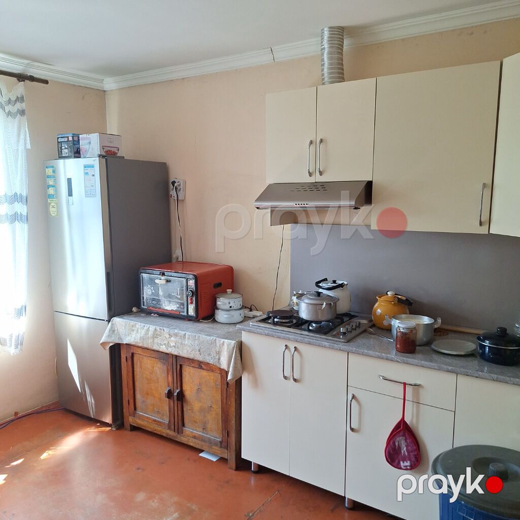 Salam ev Qax rayonunun lekit kəndində yerləşir, 12 sot həyəti həyətdə — Ev, villa, Qax (3)