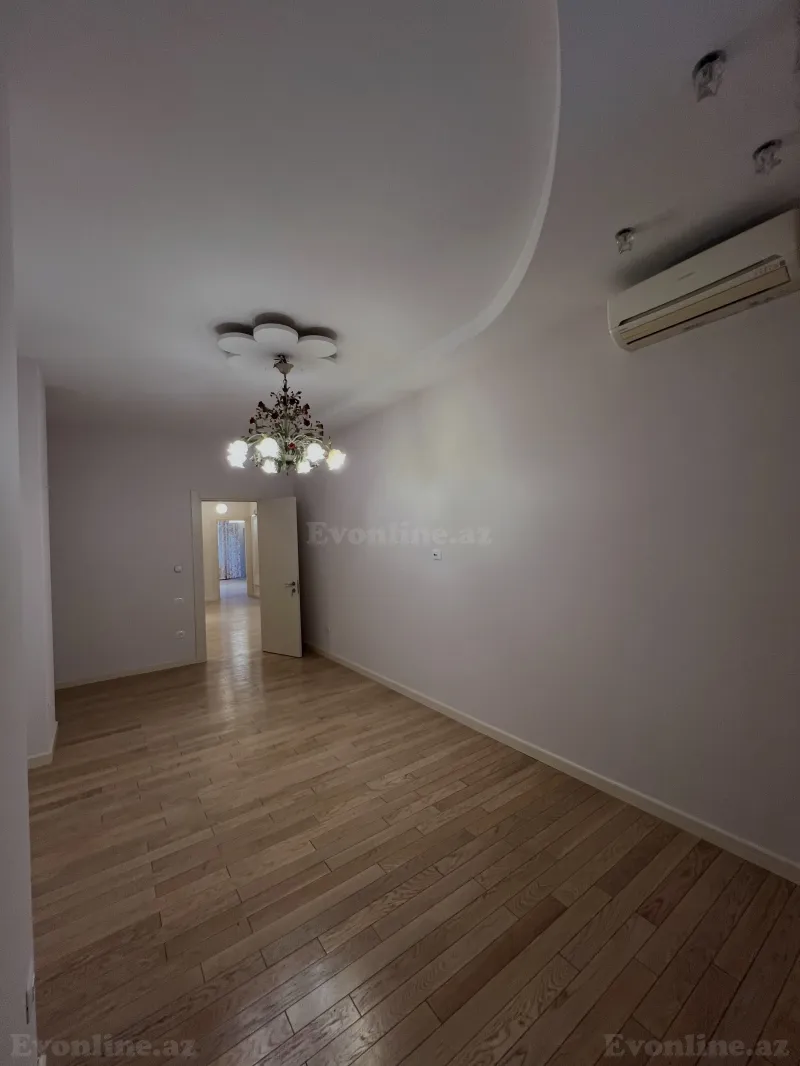 Satılır 4 otaqlı Mənzil Yeni tikili 200 m² Bakı, Yasamal r., İnşaatçılar m — Mənzil, Bakı (6)