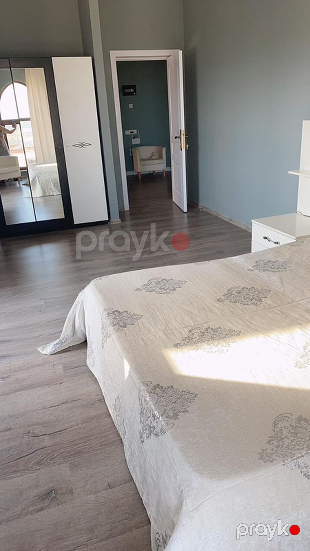 Ev kiraye verilir Bayıl qəsəbəsində Yeni bulvar və Su idman sarayı — Qonaq otağı üçün, Bakı (10)