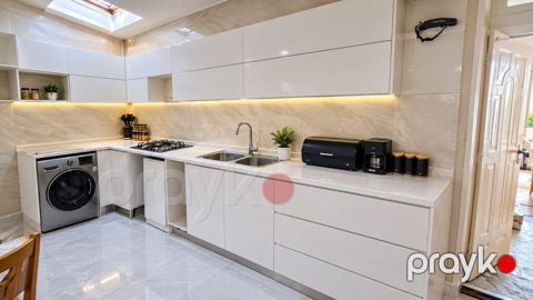 Mətbəx mebeli satılır 350₼. Ölçü 3.25./58. Üzərində moyka və aspirator — Bakı