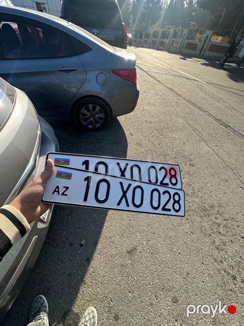 Avtomobil qeydiyyat nişanı - 10-XO-028 — Bakı