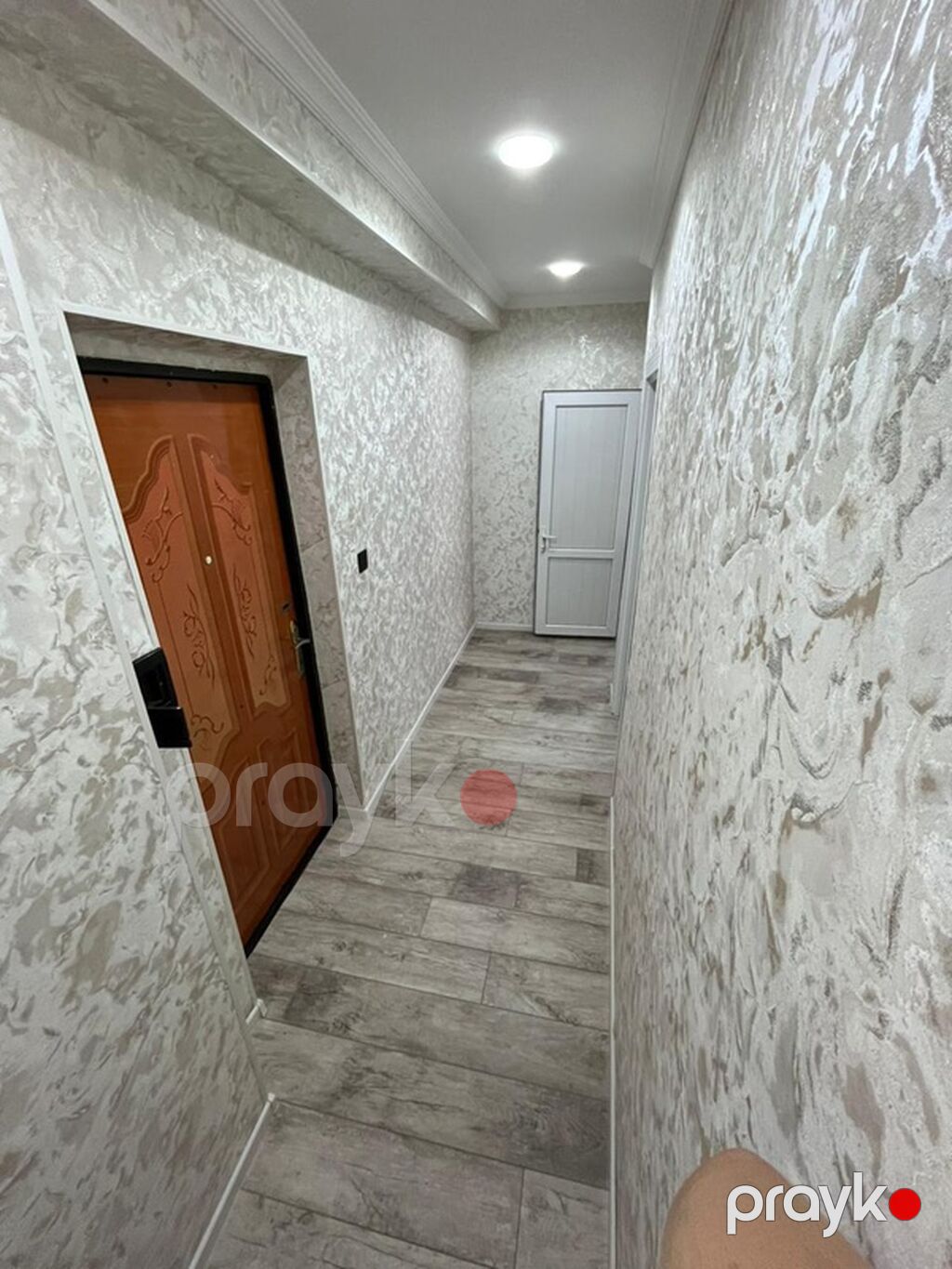 Abseron gencler seherciyinde 2 otaq 50 kv 11/8 mertebesinde yerlesir — Pəncərələr, qapılar, balkonlar, Xırdalan (5)