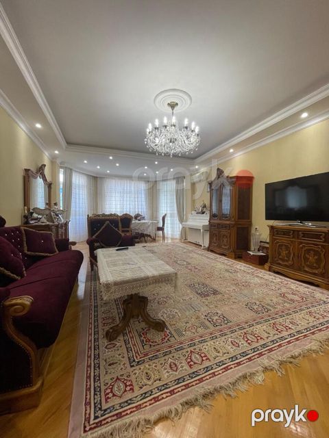 Satılır 4 otaqlı yeni tikili 180 m² — Bakı