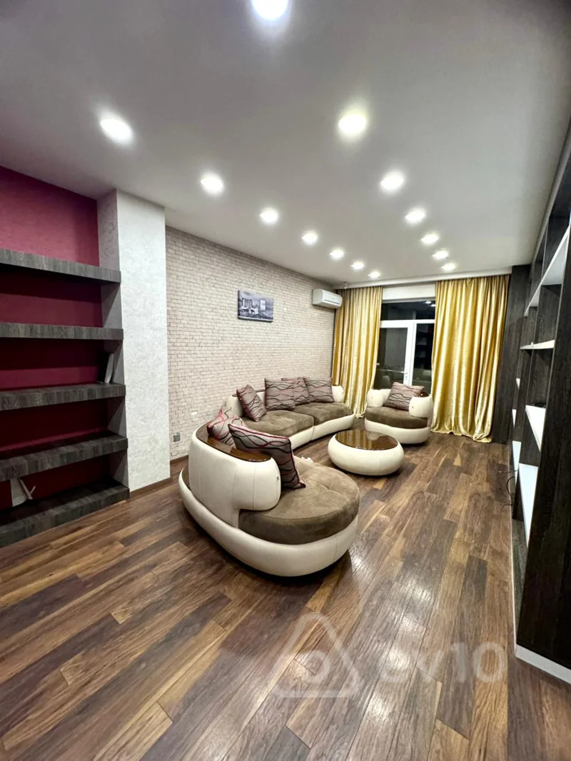 4 otaqlı mənzil, 200 m², Babək pr. — kirayə — Mənzil, Bakı (2)