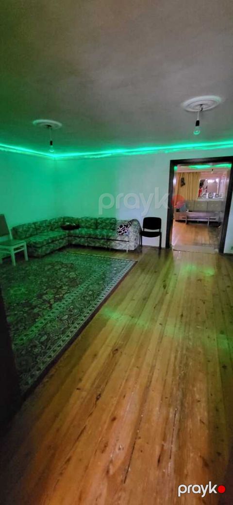 Satılır 3 otaqlı köhnə tikili 90 m² — Bakı