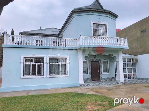 Satılır 12 otaqlı həyət evi/bağ evi 560 m² — Bakı