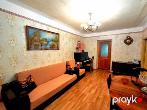 Satılır 4 otaqlı köhnə tikili 95 m² — Bakı
